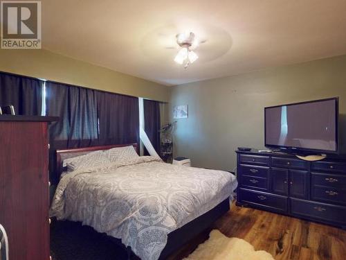 4046 Joyce Ave, Powell River, BC - Indoor Photo Showing Bedroom