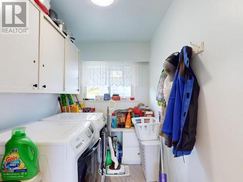 4046 Joyce Ave, Powell River, BC - Indoor Photo Showing Laundry Room