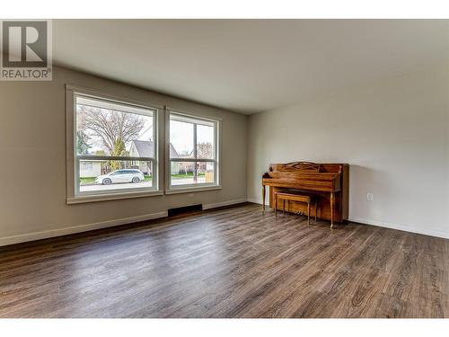 3207 16 Street, Vernon, BC - Indoor