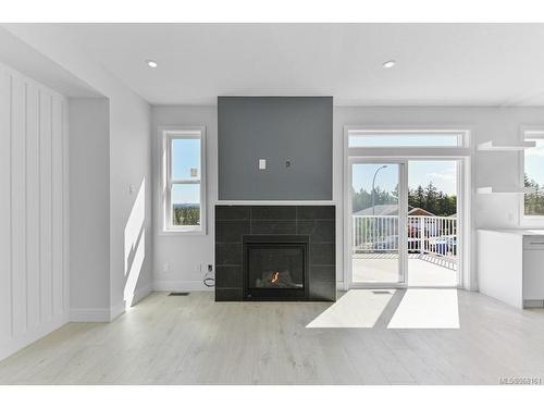 2190 Dodds Rd, Nanaimo, BC - Indoor Photo Showing Living Room With Fireplace