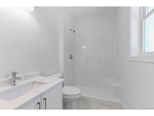 2190 Dodds Rd, Nanaimo, BC - Indoor Photo Showing Bathroom