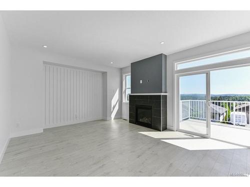 2190 Dodds Rd, Nanaimo, BC - Indoor Photo Showing Living Room With Fireplace