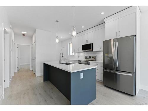 2204 Dodds Rd, Nanaimo, BC - Indoor Photo Showing Kitchen With Double Sink With Upgraded Kitchen