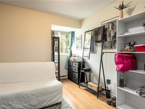 227-6711 Dover Rd, Nanaimo, BC - Indoor Photo Showing Bedroom