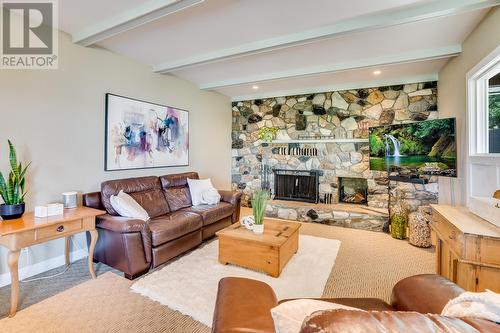 431 Okaview Road, Kelowna, BC - Indoor Photo Showing Living Room With Fireplace