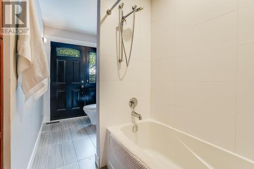 431 Okaview Road, Kelowna, BC - Indoor Photo Showing Bathroom