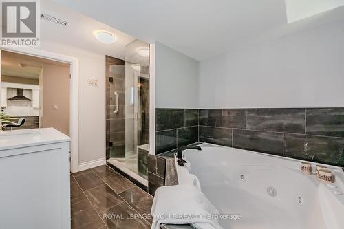 424 Belgreen Way, Waterloo, ON - Indoor Photo Showing Bathroom