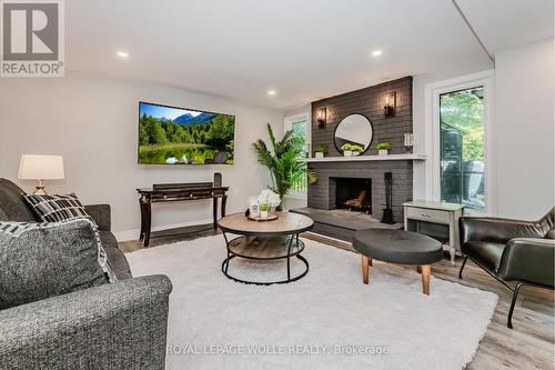 424 Belgreen Way, Waterloo, ON - Indoor Photo Showing Living Room With Fireplace