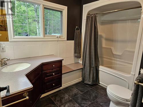 5754 Wabi Estates, Chetwynd, BC - Indoor Photo Showing Bathroom