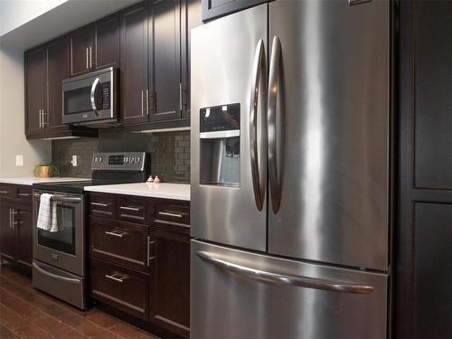 218 775 Sterling Lyon Parkway, Winnipeg, MB - Indoor Photo Showing Kitchen With Stainless Steel Kitchen