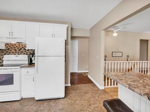 4104 Davie Road, Kamloops, BC - Indoor Photo Showing Kitchen