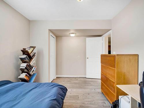 4104 Davie Road, Kamloops, BC - Indoor Photo Showing Bedroom