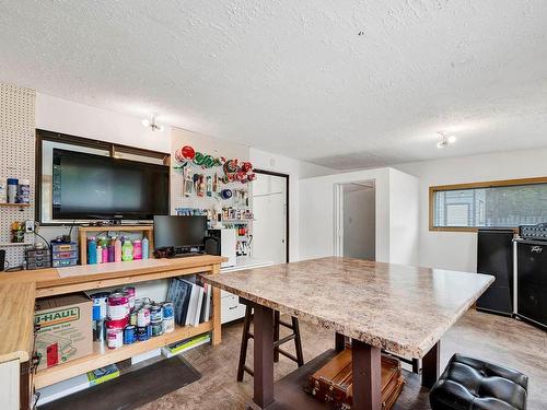 4104 Davie Road, Kamloops, BC - Indoor