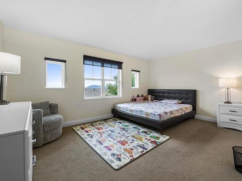 36-1055 Aberdeen Drive, Kamloops, BC - Indoor Photo Showing Bedroom