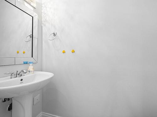 36-1055 Aberdeen Drive, Kamloops, BC - Indoor Photo Showing Bathroom