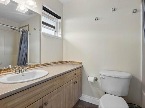 36-1055 Aberdeen Drive, Kamloops, BC - Indoor Photo Showing Bathroom