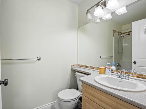 36-1055 Aberdeen Drive, Kamloops, BC - Indoor Photo Showing Bathroom