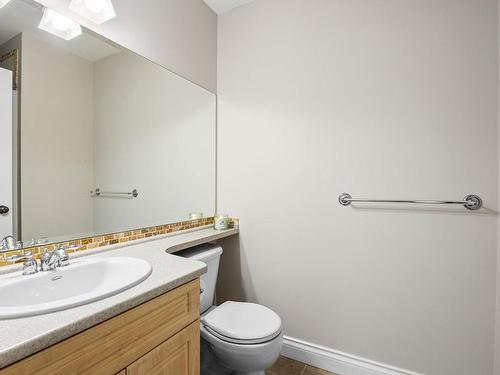 36-1055 Aberdeen Drive, Kamloops, BC - Indoor Photo Showing Bathroom