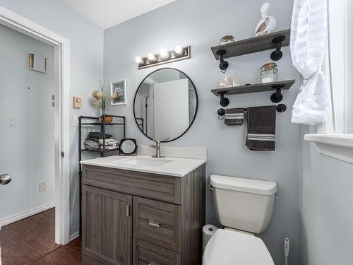 707 Elm Street, Ashcroft, BC - Indoor Photo Showing Bathroom