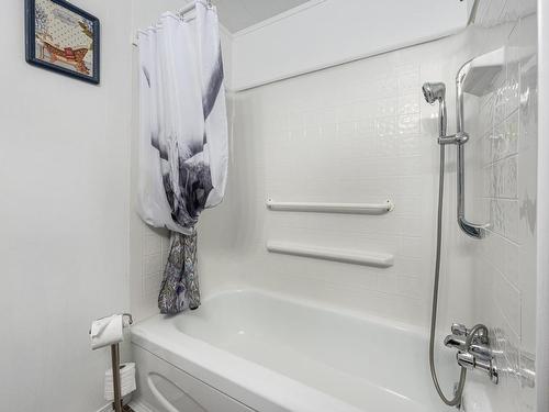 707 Elm Street, Ashcroft, BC - Indoor Photo Showing Bathroom