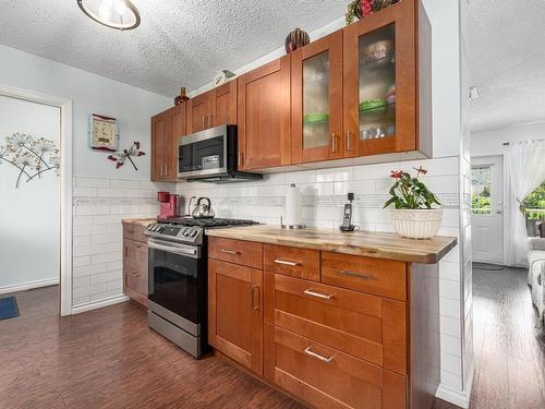 707 Elm Street, Ashcroft, BC - Indoor Photo Showing Kitchen