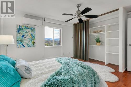 1915 Pacific Court Unit# 504, Kelowna, BC - Indoor Photo Showing Bedroom