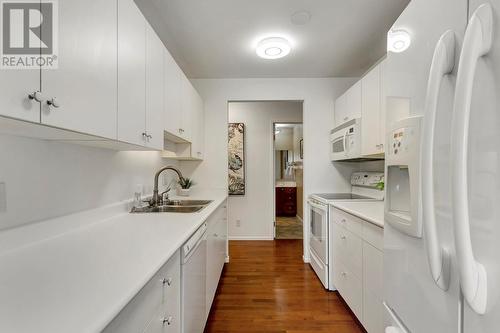 1915 Pacific Court Unit# 504, Kelowna, BC - Indoor Photo Showing Kitchen With Double Sink