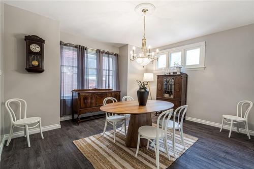 90 Blake Street, Hamilton, ON - Indoor Photo Showing Dining Room