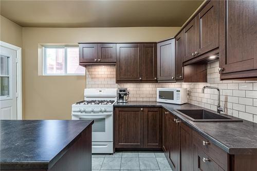 90 Blake Street, Hamilton, ON - Indoor Photo Showing Kitchen