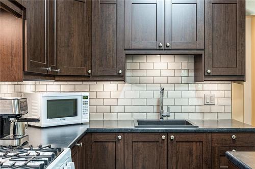 90 Blake Street, Hamilton, ON - Indoor Photo Showing Kitchen With Double Sink