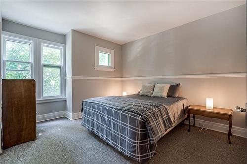 90 Blake Street, Hamilton, ON - Indoor Photo Showing Bedroom