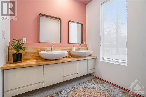Full Bathroom - 344 Donald B Munro Drive, Ottawa, ON - Indoor Photo Showing Bathroom