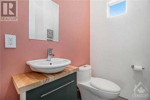 Powder Room - 344 Donald B Munro Drive, Ottawa, ON - Indoor Photo Showing Bathroom