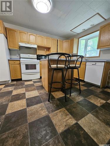 626 2Nd Street, Estevan, SK - Indoor Photo Showing Kitchen