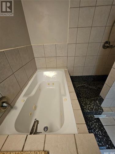 626 2Nd Street, Estevan, SK - Indoor Photo Showing Bathroom