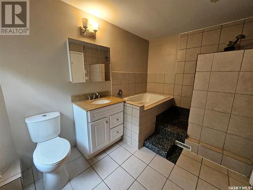 626 2Nd Street, Estevan, SK - Indoor Photo Showing Bathroom