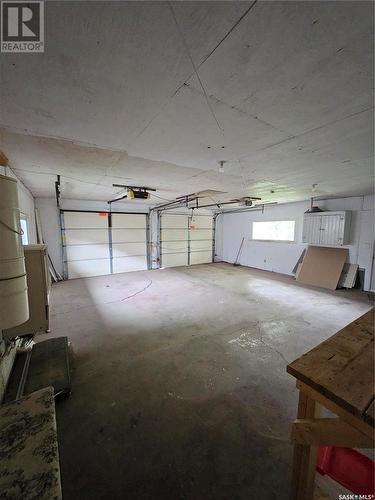 626 2Nd Street, Estevan, SK - Indoor Photo Showing Garage