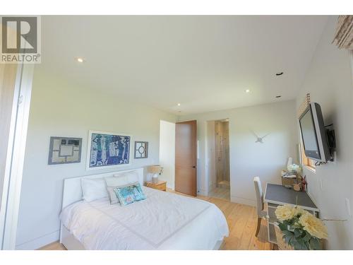 3194 Dunster Road, Kelowna, BC - Indoor Photo Showing Bedroom