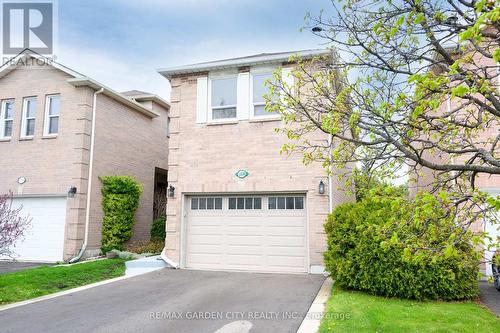 1339 Hazel Mccleary Drive, Oakville, ON - Outdoor