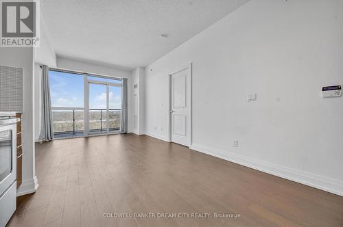 1612 - 65 Speers Road, Oakville, ON - Indoor Photo Showing Other Room