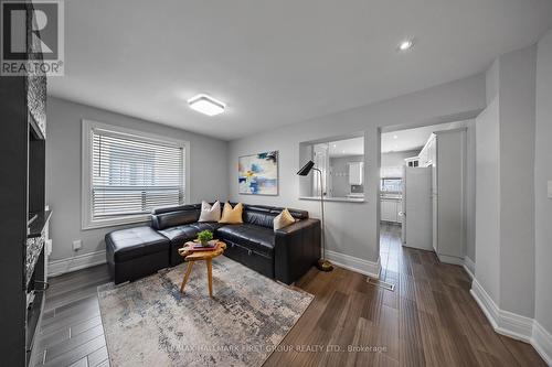 170 Aileen Avenue, Toronto, ON - Indoor Photo Showing Living Room