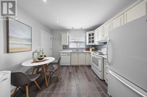 170 Aileen Avenue, Toronto, ON - Indoor Photo Showing Kitchen