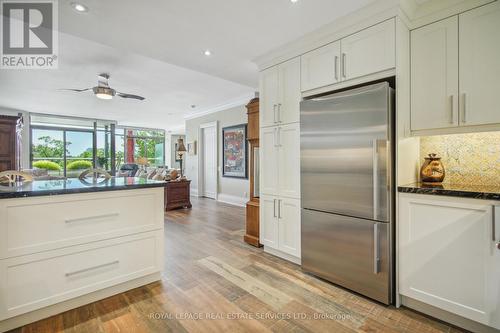 607 - 383 Ellis Park Road, Toronto, ON - Indoor Photo Showing Kitchen With Upgraded Kitchen
