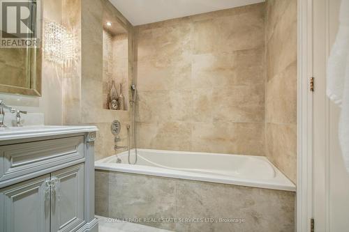 607 - 383 Ellis Park Road, Toronto, ON - Indoor Photo Showing Bathroom