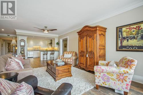 607 - 383 Ellis Park Road, Toronto, ON - Indoor Photo Showing Living Room