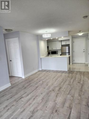 1222 - 3888 Duke Of York Boulevard, Mississauga, ON - Indoor Photo Showing Kitchen