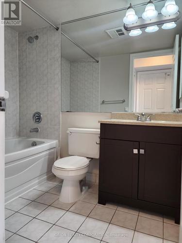 1222 - 3888 Duke Of York Boulevard, Mississauga, ON - Indoor Photo Showing Bathroom