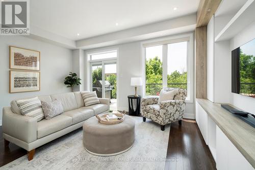 1042 Beachcomber Road E, Mississauga, ON - Indoor Photo Showing Living Room