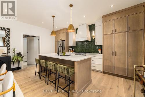 60 Kensington Street, Welland, ON - Indoor Photo Showing Kitchen With Upgraded Kitchen