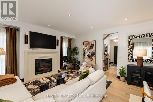 60 Kensington Street, Welland, ON - Indoor Photo Showing Living Room With Fireplace